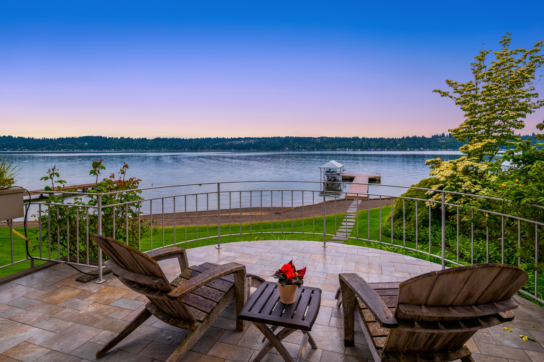 Property Photo:  181 E Lake Sammamish Parkway SE  WA 98074 