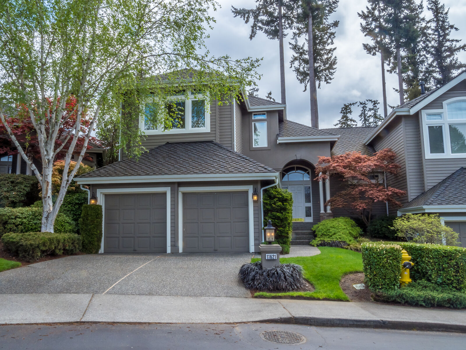 Property Photo: Main floor 11621 E Oakmont Dr WA 98275