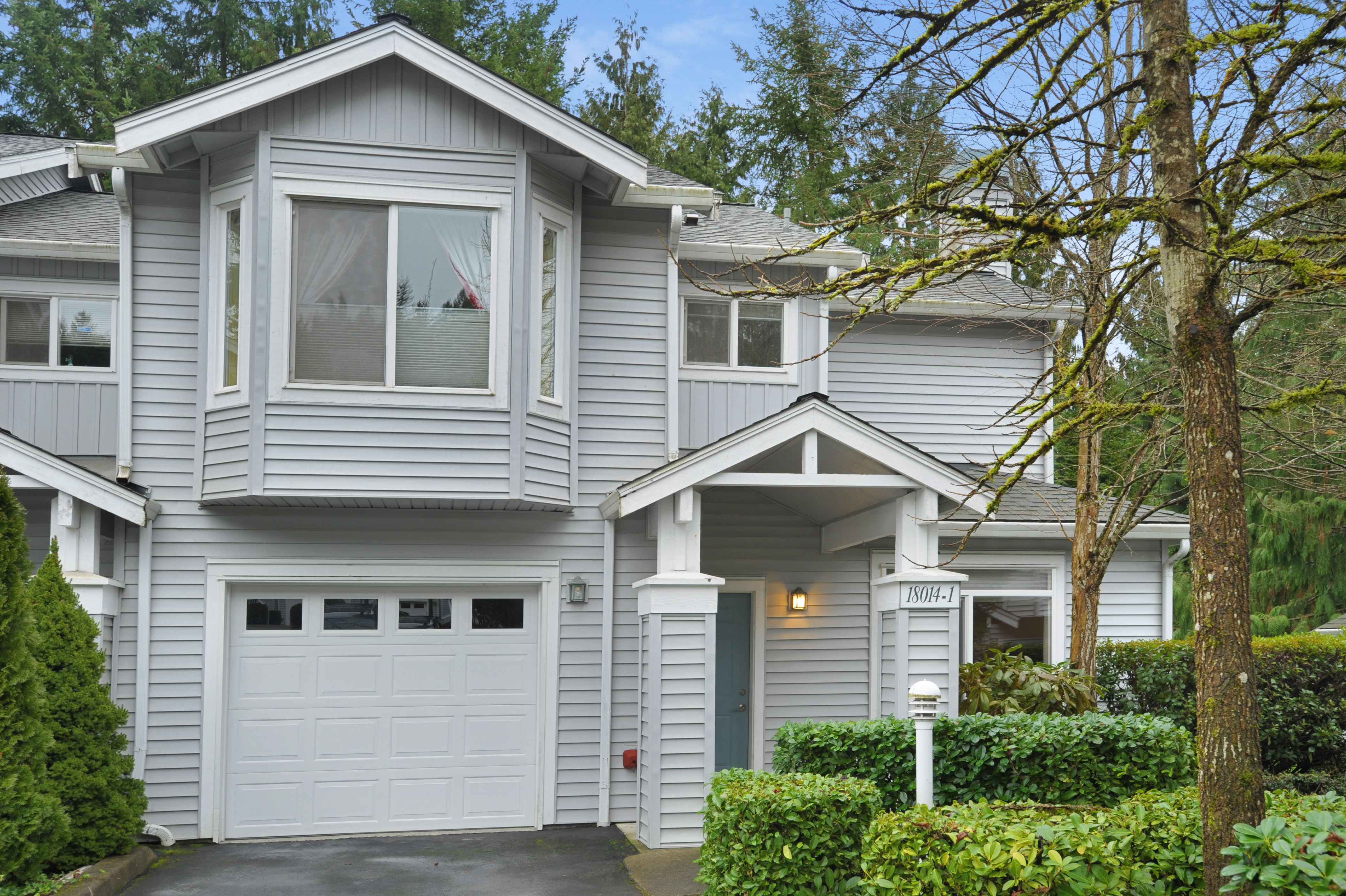 Property Photo:  18014 NE 95th Ct 1  WA 98052 