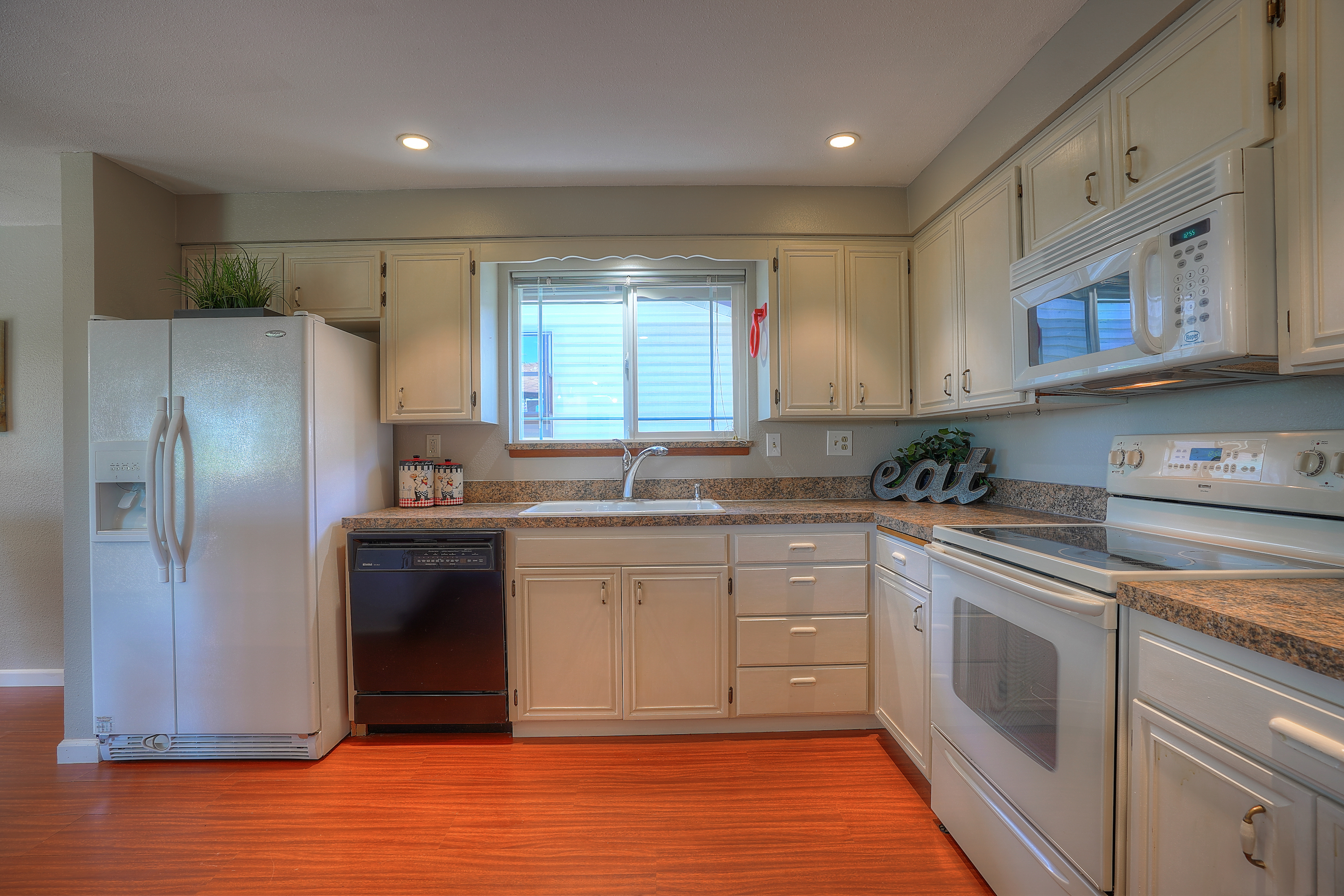 Property Photo: 3811 N Whitman St WA 98407