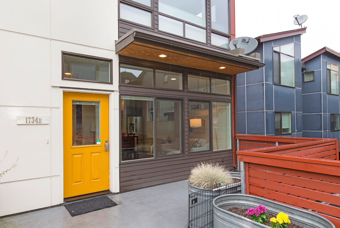 Property Photo: 1734 13th Ave S B WA 98144