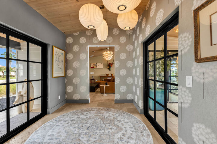 Property Photo: 810 Napoli Lane FL 33950