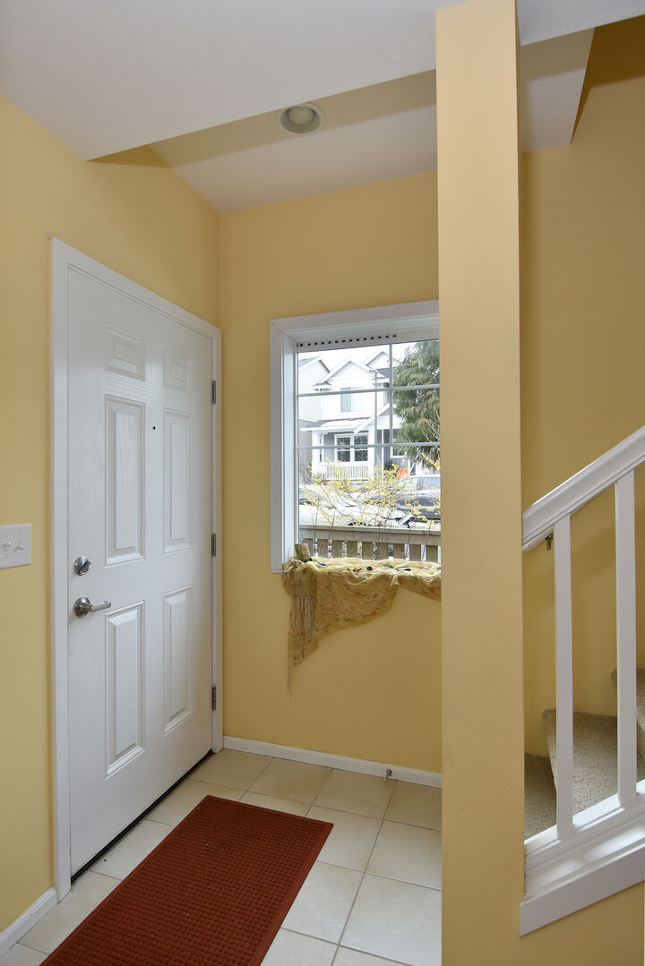 Property Photo:  6518 High Point Dr SW  WA 98126 