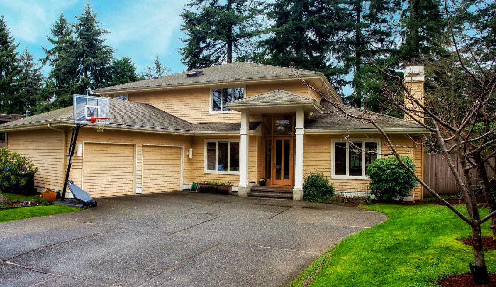 Property Photo: 4320 89th Avenue SE WA 98040