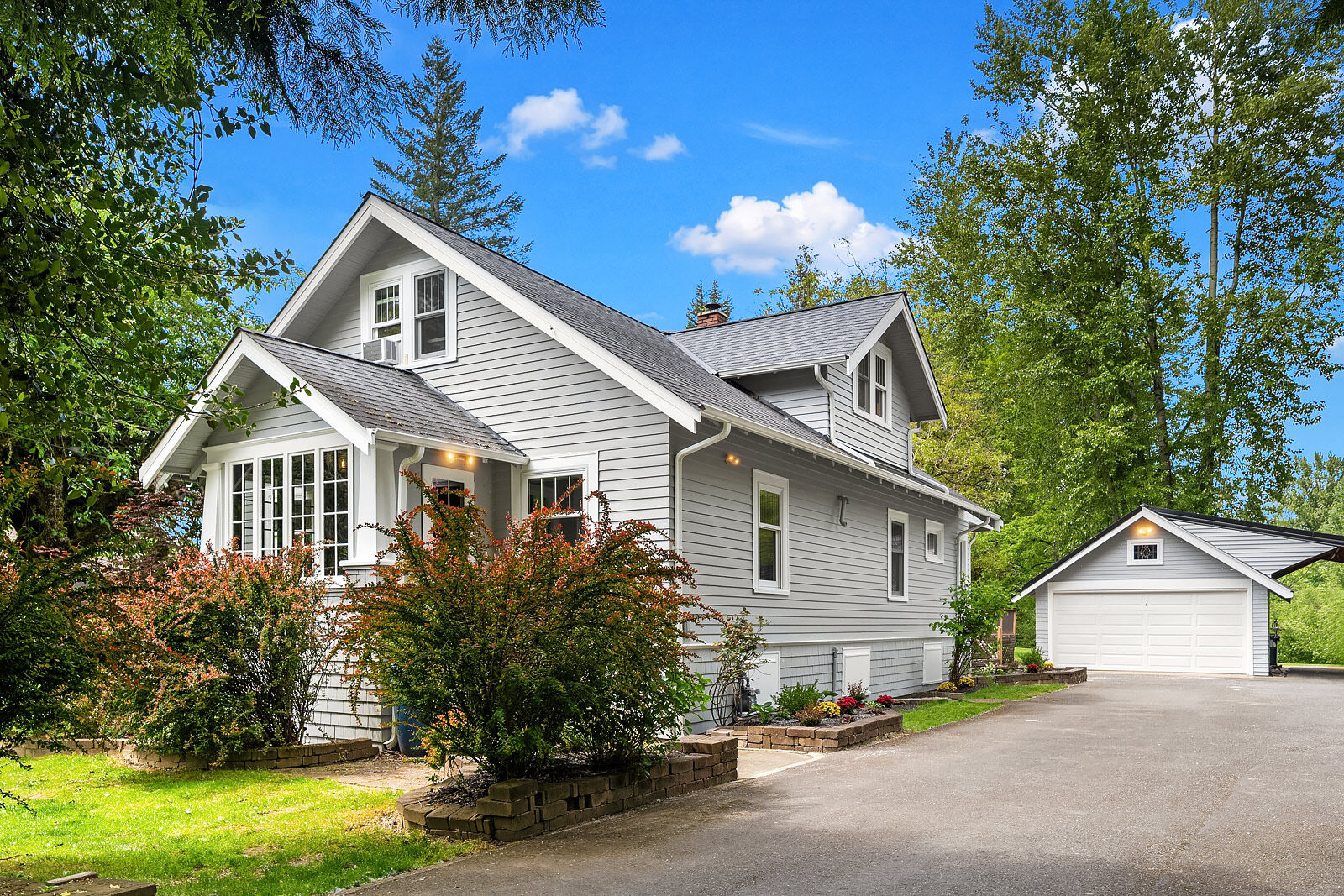 Property Photo: 8217 Mountain Avenue SE WA 98065