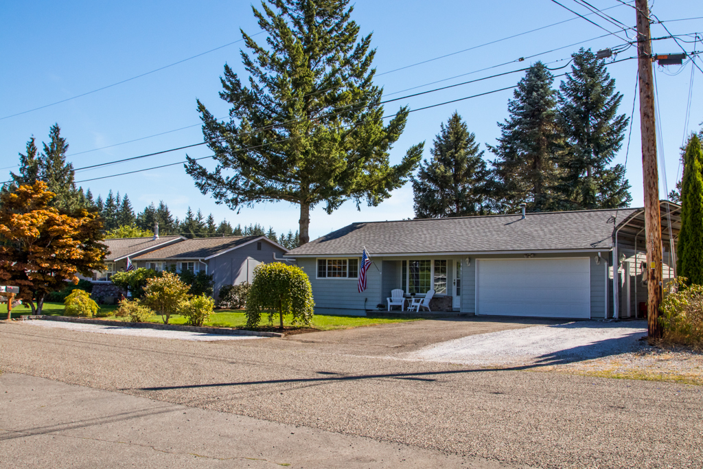 Property Photo:  1461 Crestview Rd  WA 98248 