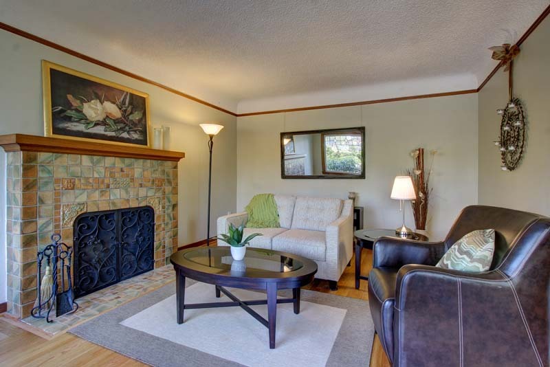 Property Photo: Living room 1559 N 130th St  WA 98133 