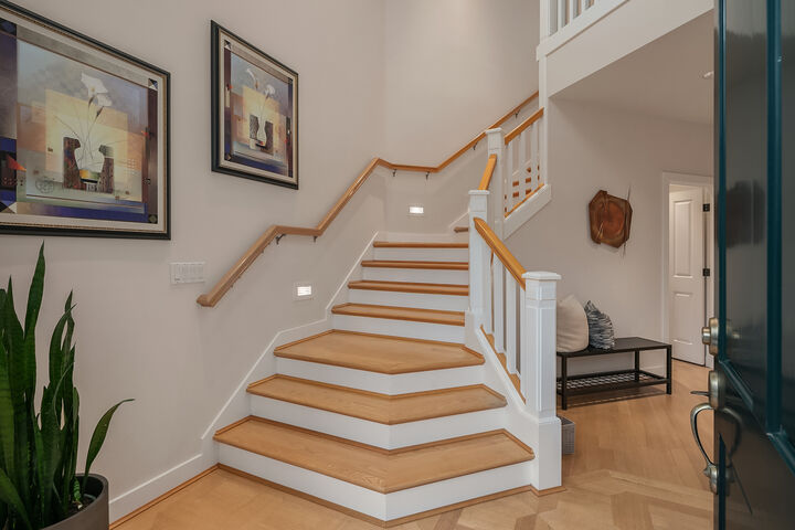 Property Photo: 225 8th Avenue WA 98033