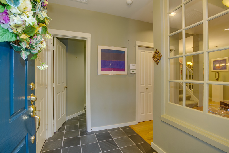 Property Photo: Entry 15609 NE 91st Wy  WA 98052 