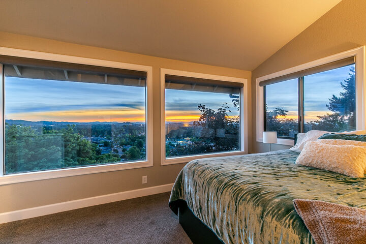 Property Photo:  936 Summit Rd  OR 97708 