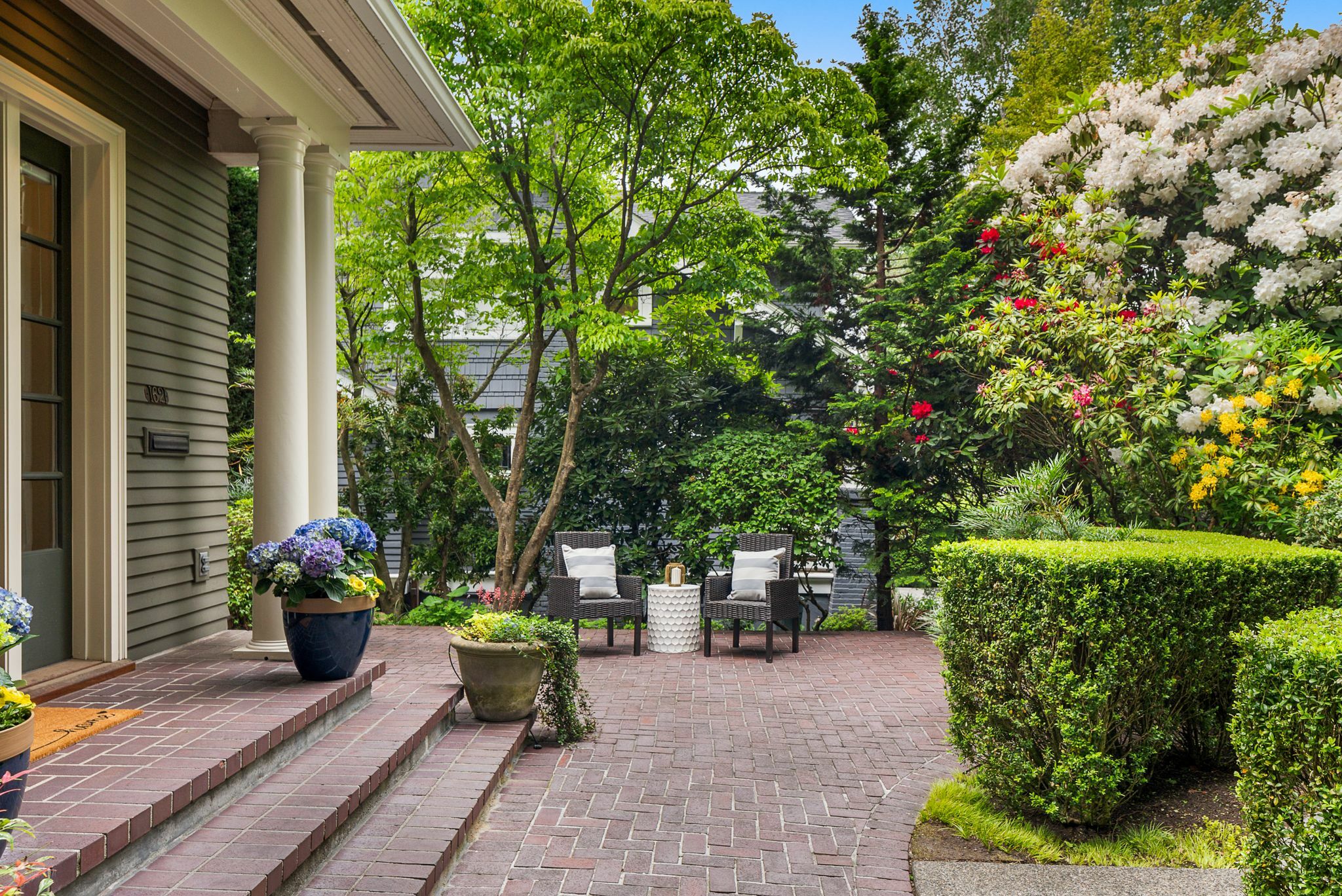 Property Photo: 1621 7th Avenue W WA 98119