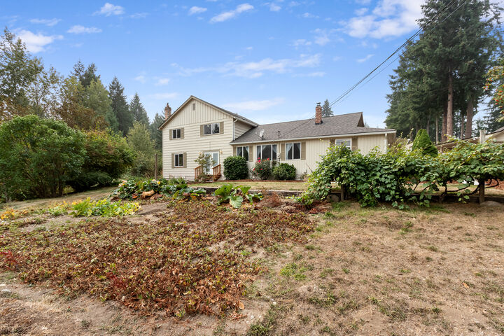 Property Photo:  4913 Christensen Muck Rd E  WA 98328 