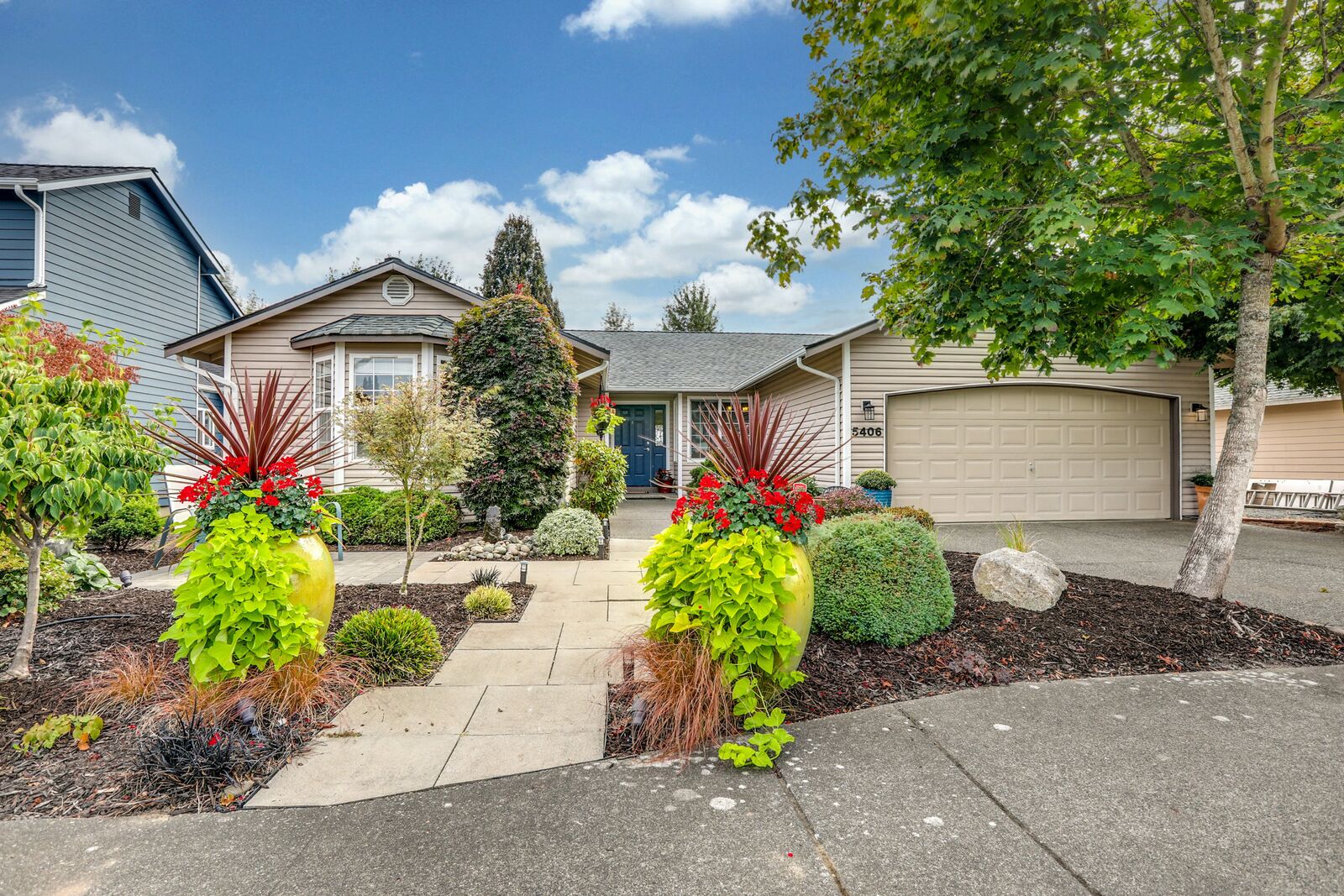 Property Photo:  5406 59th Place NE  WA 98270 