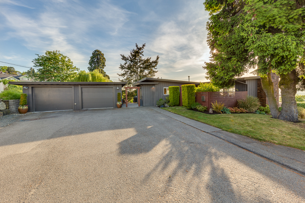 Property Photo: 3036 Tulalip Ave WA 98201