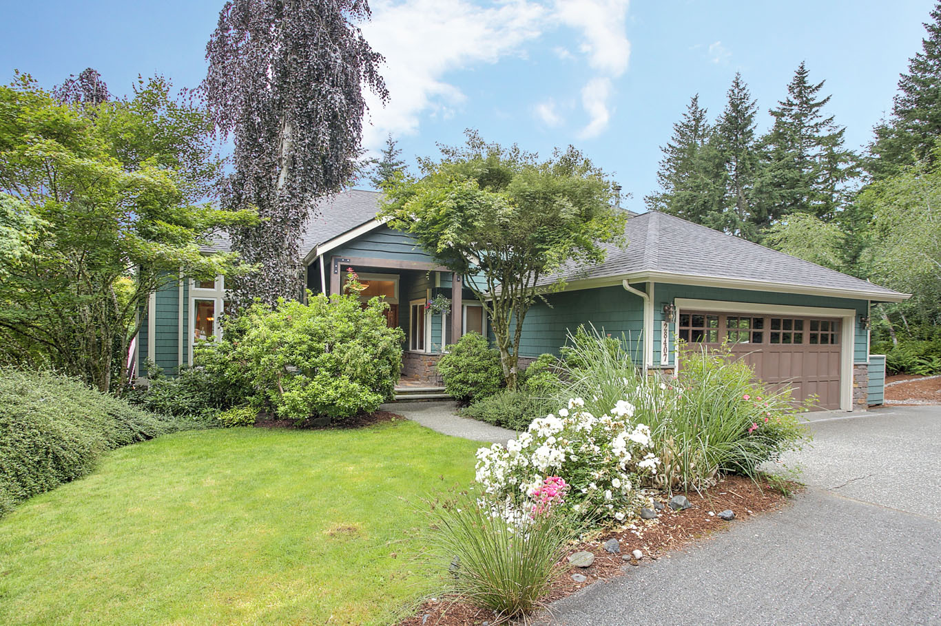 Property Photo: 28407 SE 59th St WA 98027