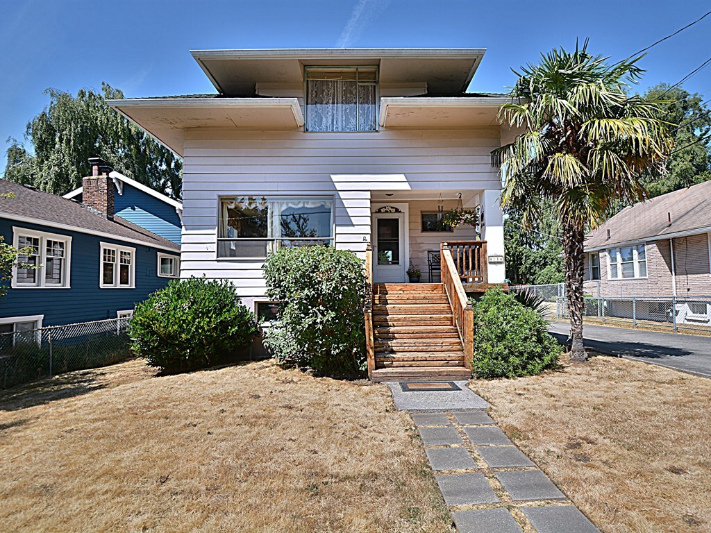 Property Photo: 4714 SW Dawson St WA 98136
