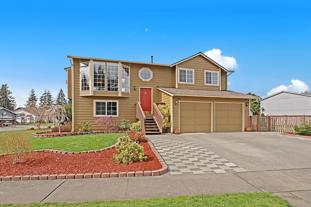 Property Photo: 8202 50th Ave NE, Marysvi 8202 50th Ave NE  WA 98270 
