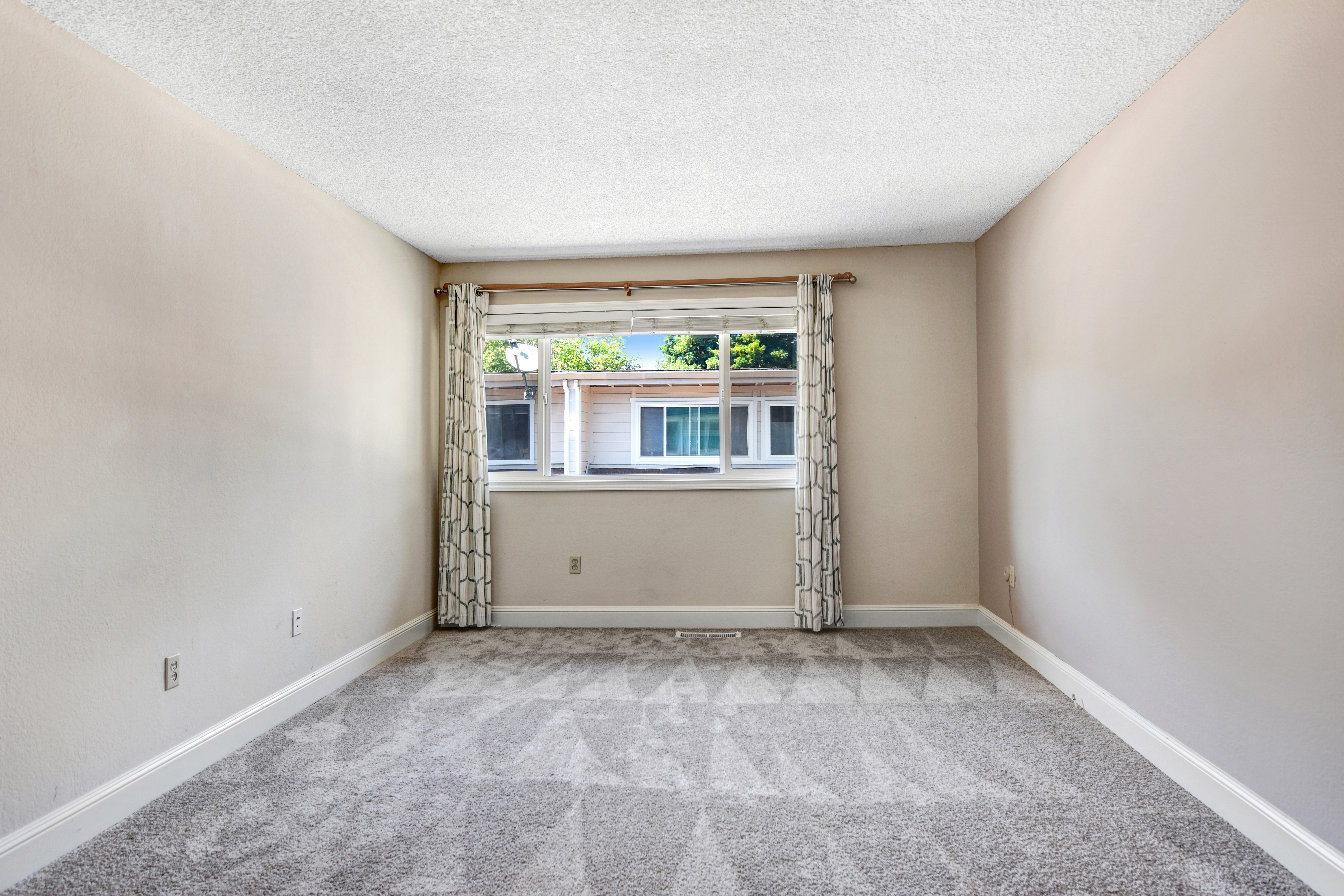 Property Photo:  5012 Country Club Drive  CA 94928 