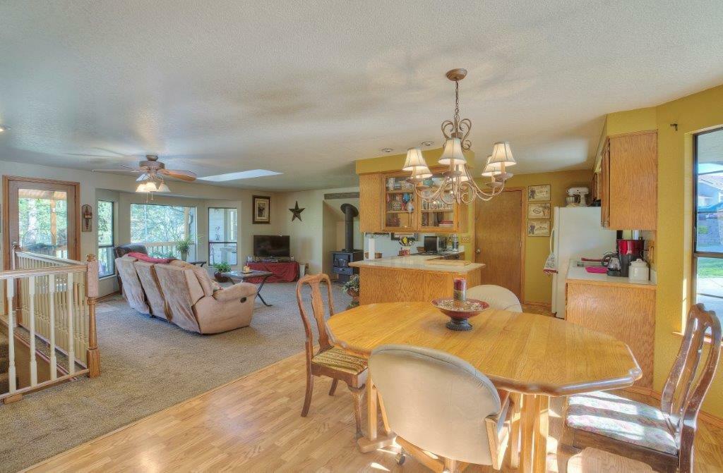 Property Photo: Foyer/dining room 65 Hylebos Ave WA 98354