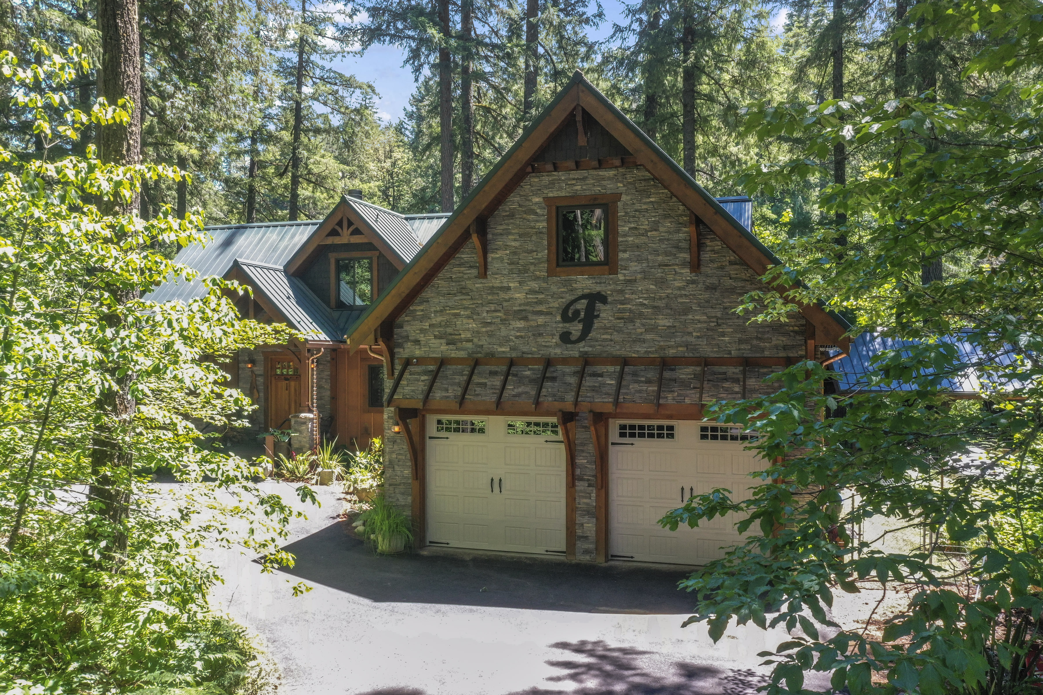 Property Photo:  55590 McKenzie River Dr  OR 97413 