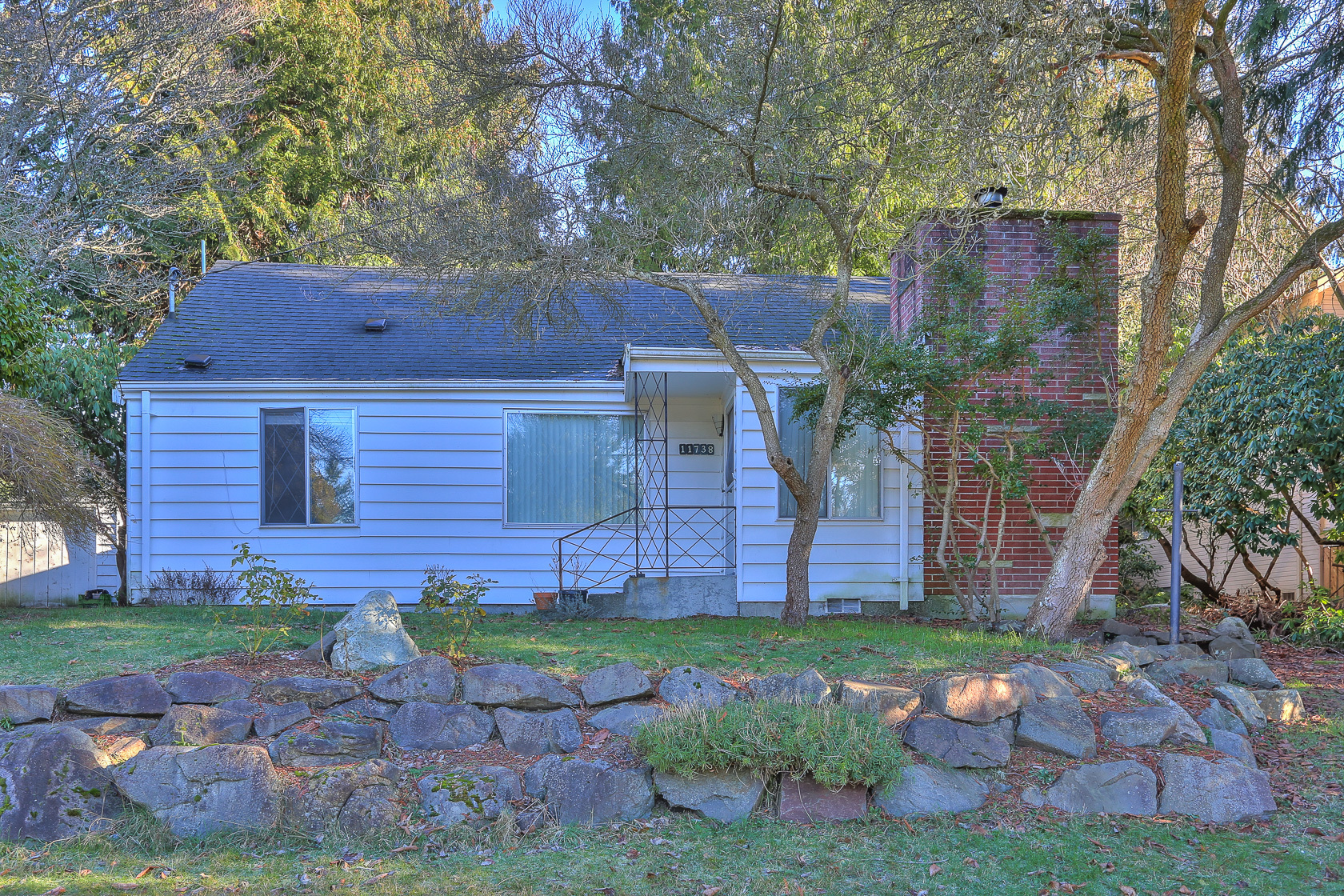 Property Photo: Front Entry 11738 Bartlett Ave NE  WA 98125 