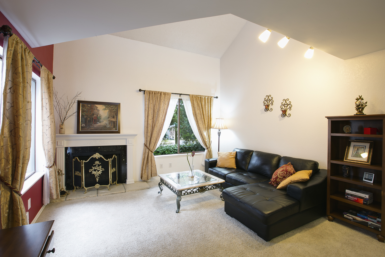 Property Photo: Photo tour 14717 NE 44th Place R4 WA 98007