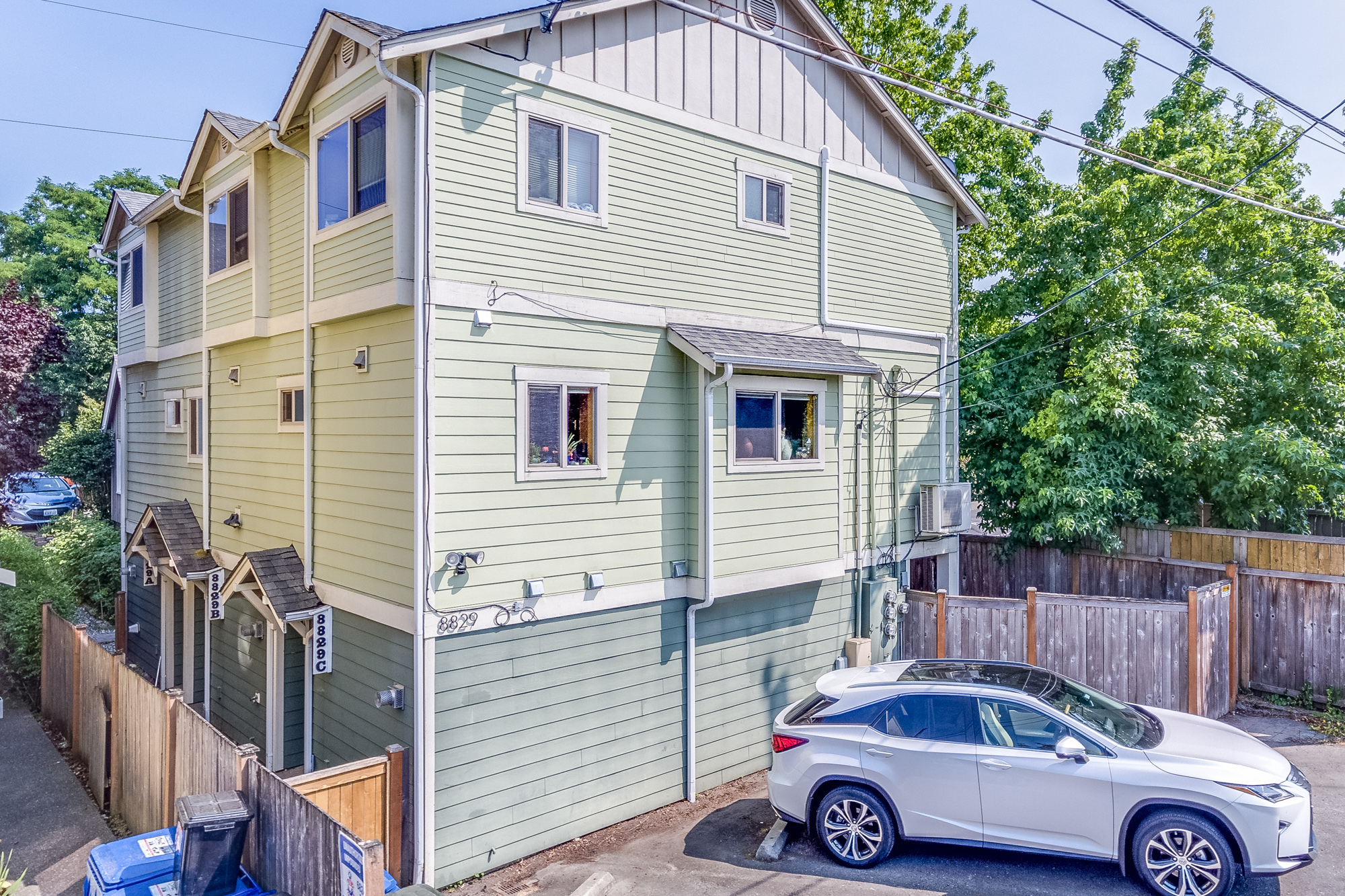 Property Photo: 8829 Delridge Wy SW B WA 98106