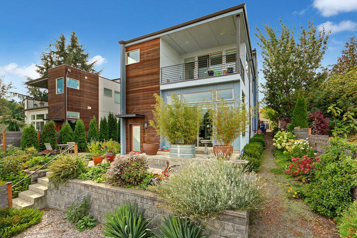 Property Photo:  7527 32nd Ave SW  WA 98126 