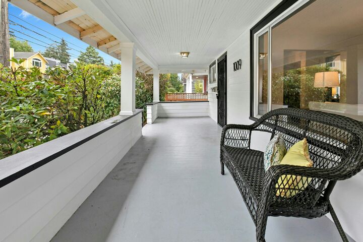 Property Photo: 1009 NE 70th Street WA 98115