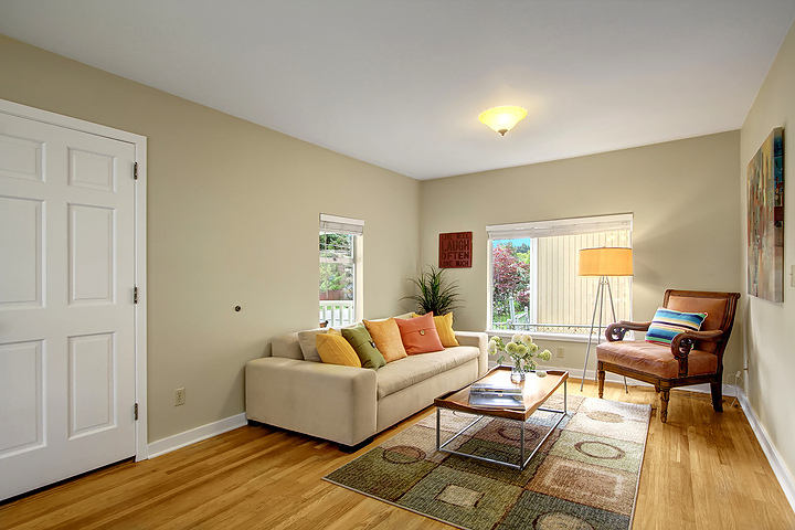 Property Photo: Light and airy living room 337 NW 90th St  WA 98117 