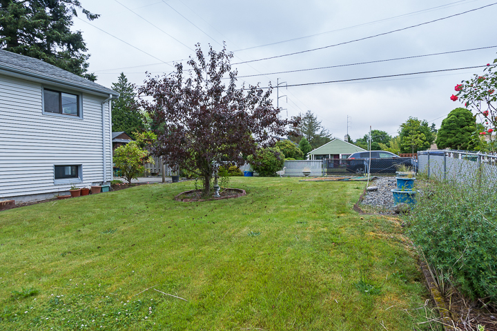 Property Photo: Exterior 1305 SW Cambridge St  WA 98106 