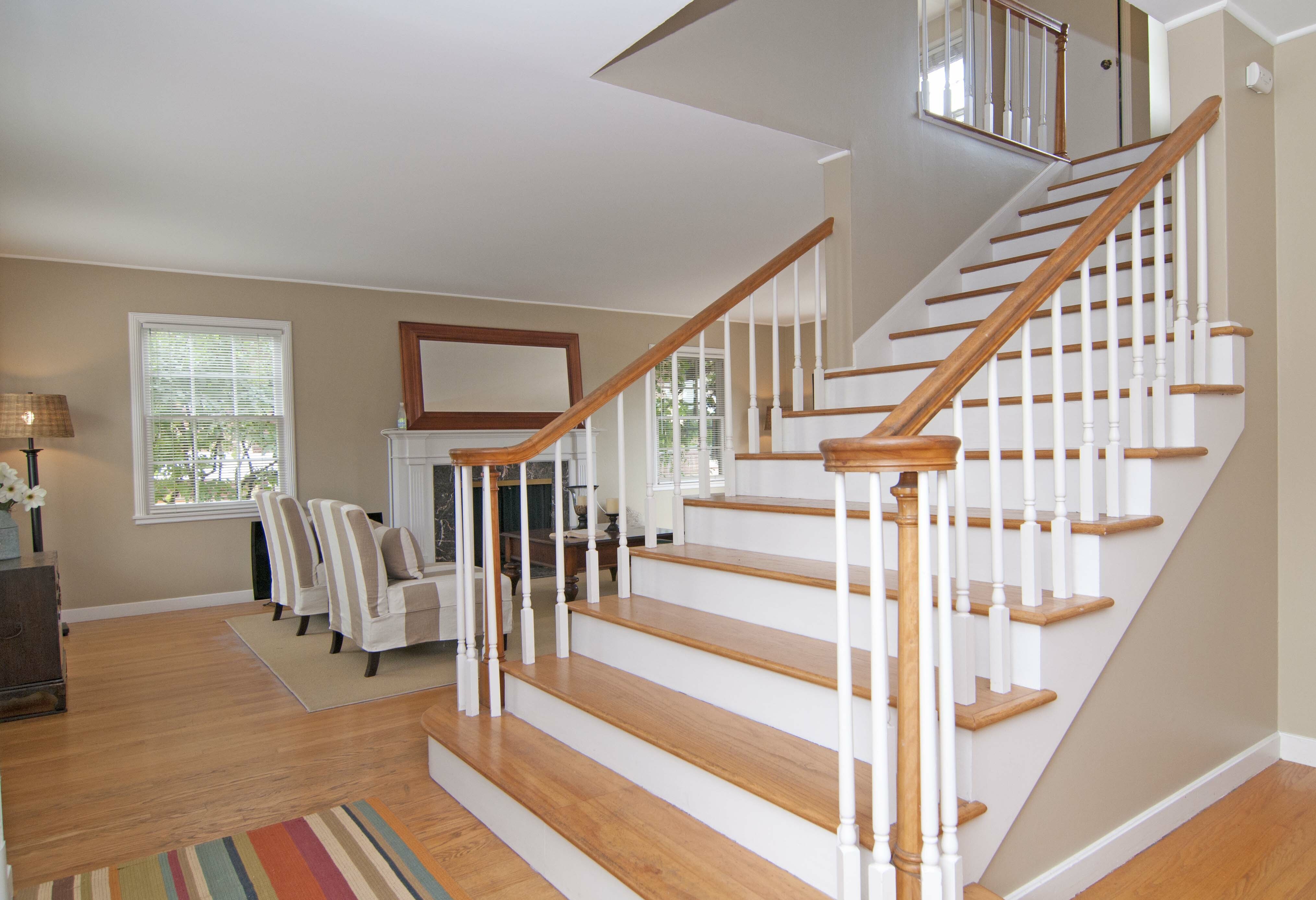 Property Photo: Entry and stairs 5048 Ivanhoe Place NE  WA 98105 