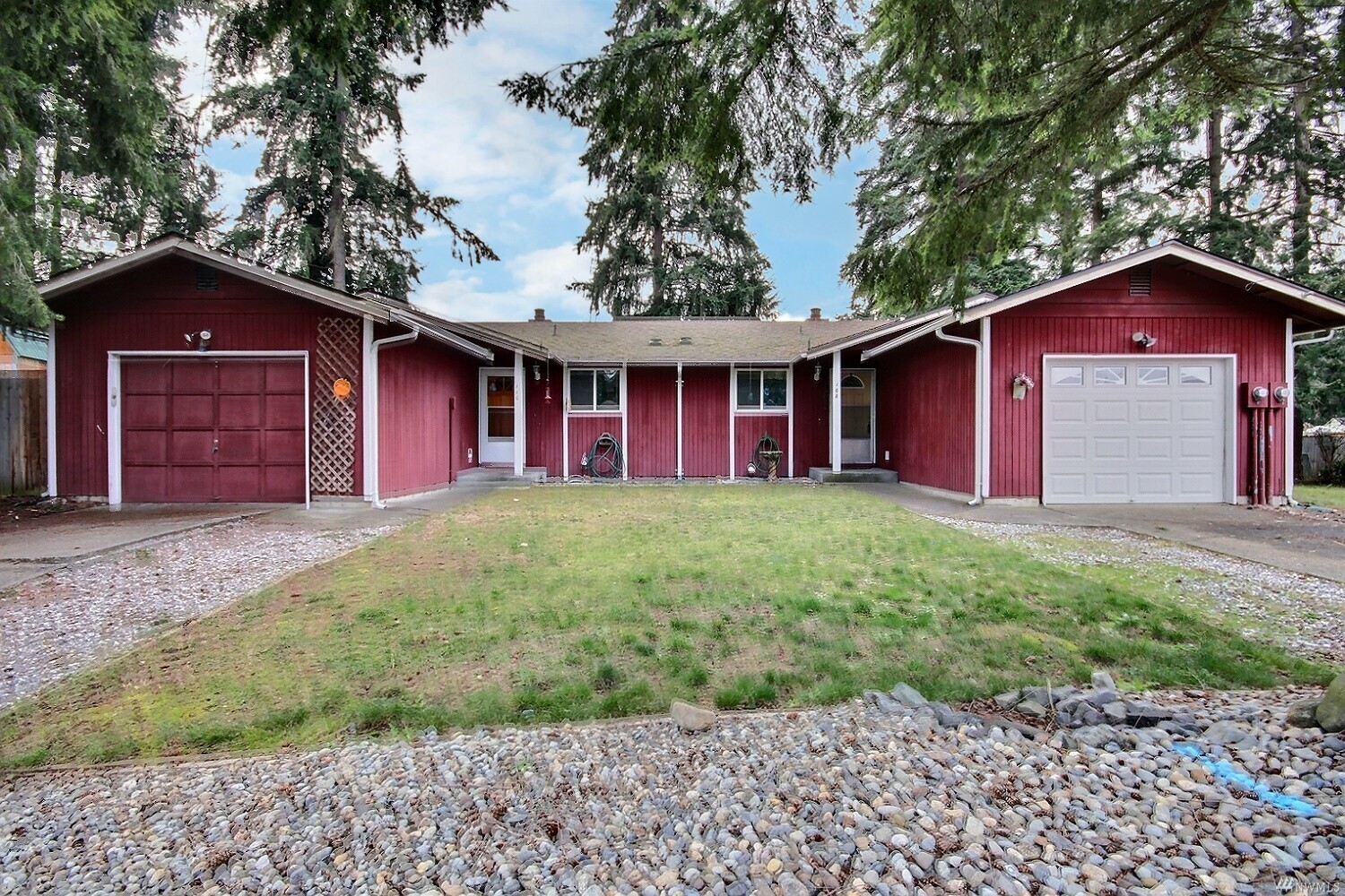 Property Photo:  108 -110 192nd Street Ct E  WA 98387 