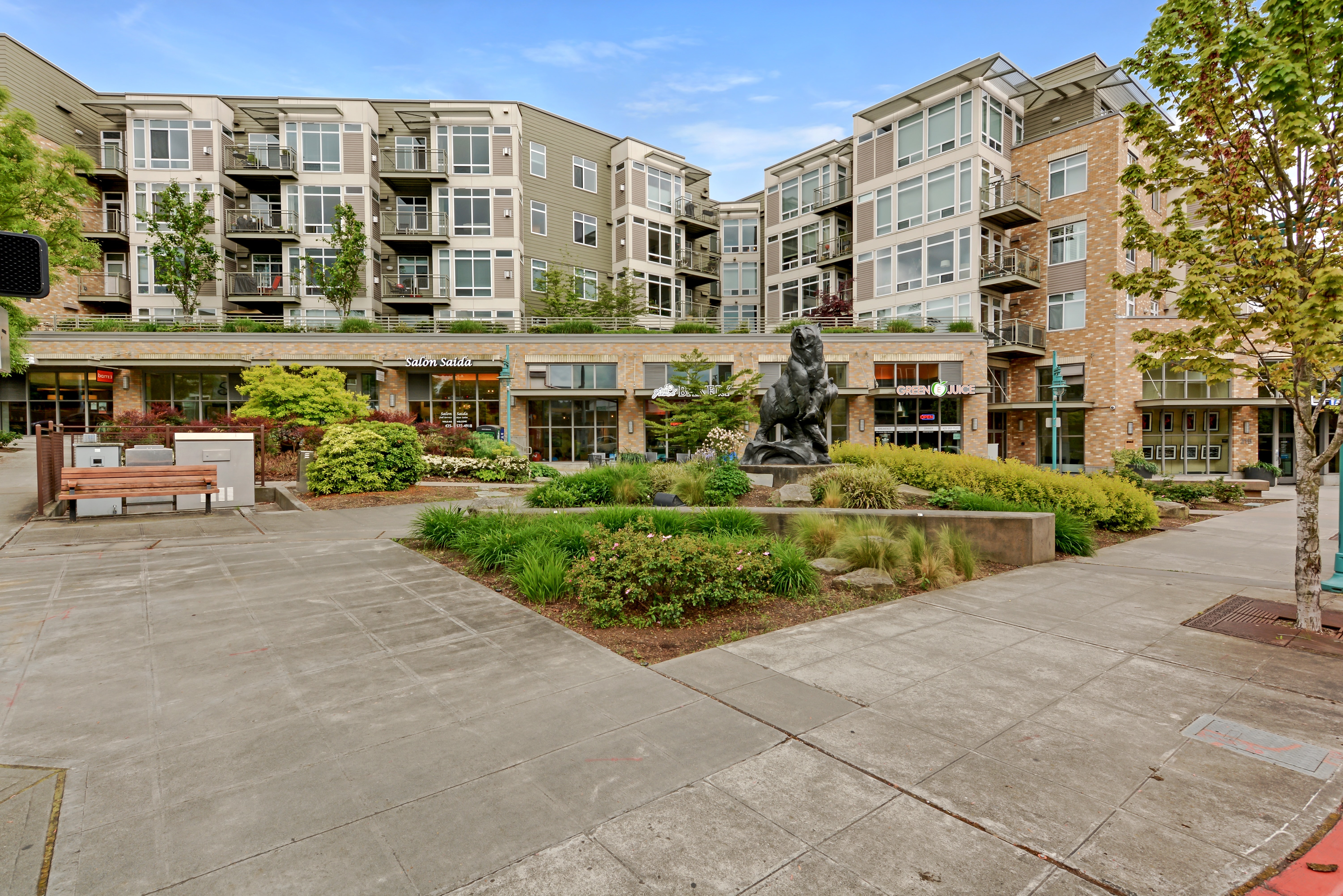 Property Photo:  211 Kirkland Ave 409  WA 98033 