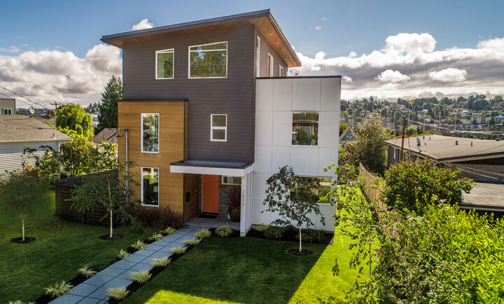 2840  22nd Avenue W  Seattle WA 98199 photo Patio & Yard