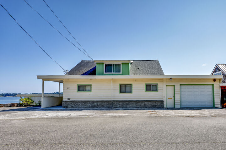 1021  Shore Drive  Bremerton WA 98310 photo