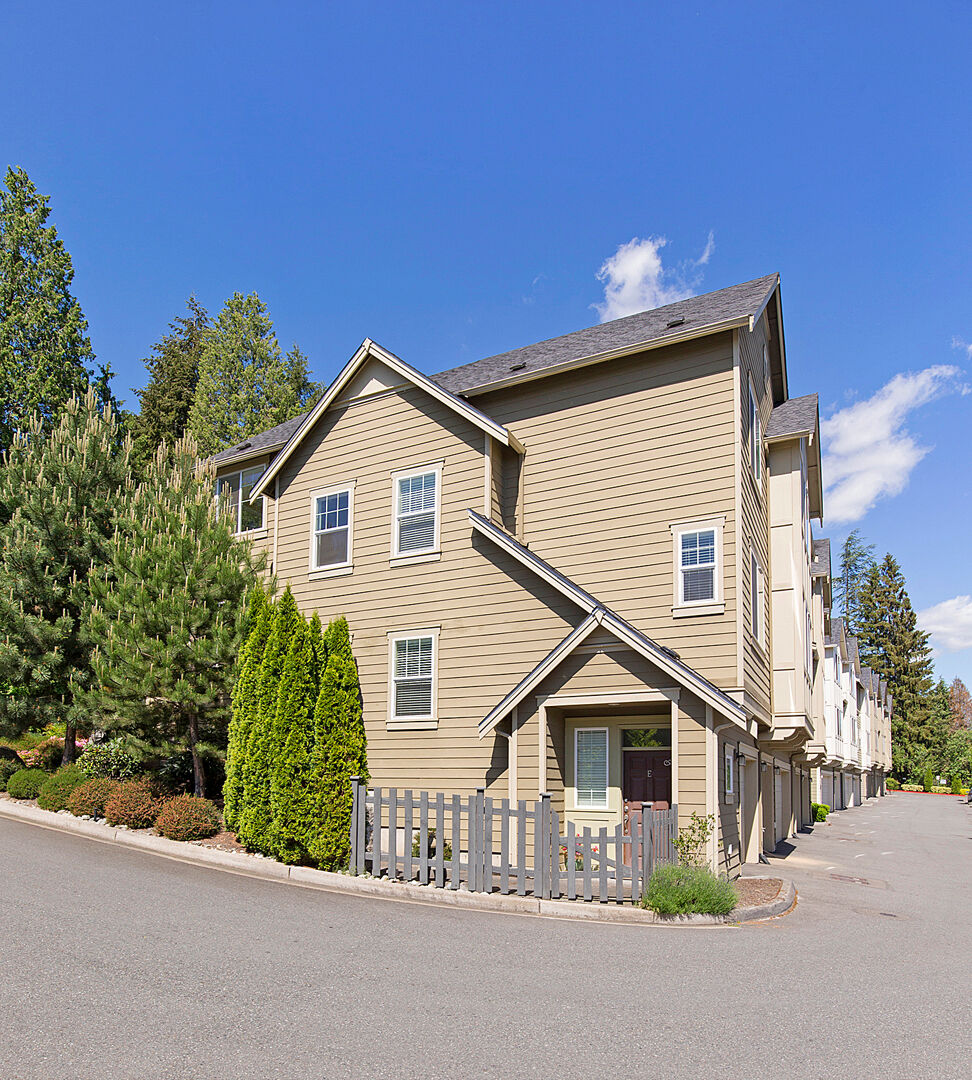Property Photo: 10625 Ross Rd E WA 98011