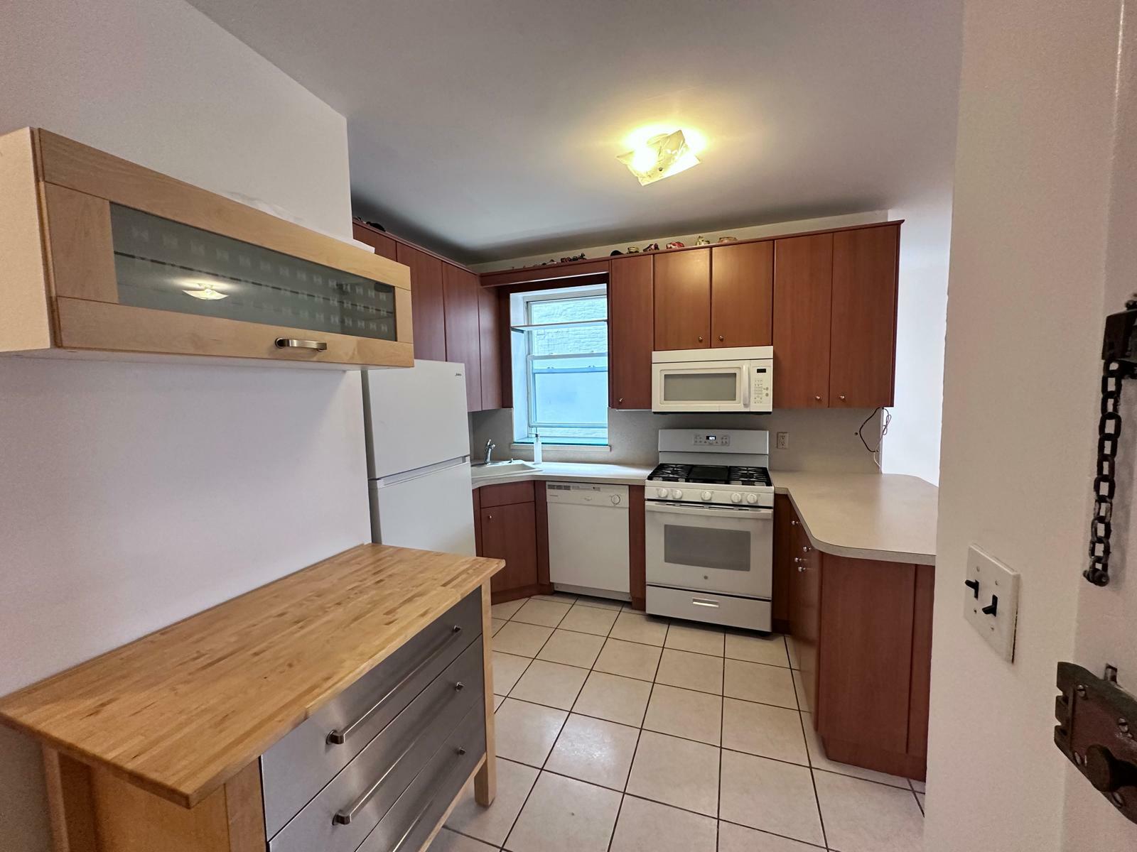 Property Photo:  387 Clinton Street 3R NY 11231 