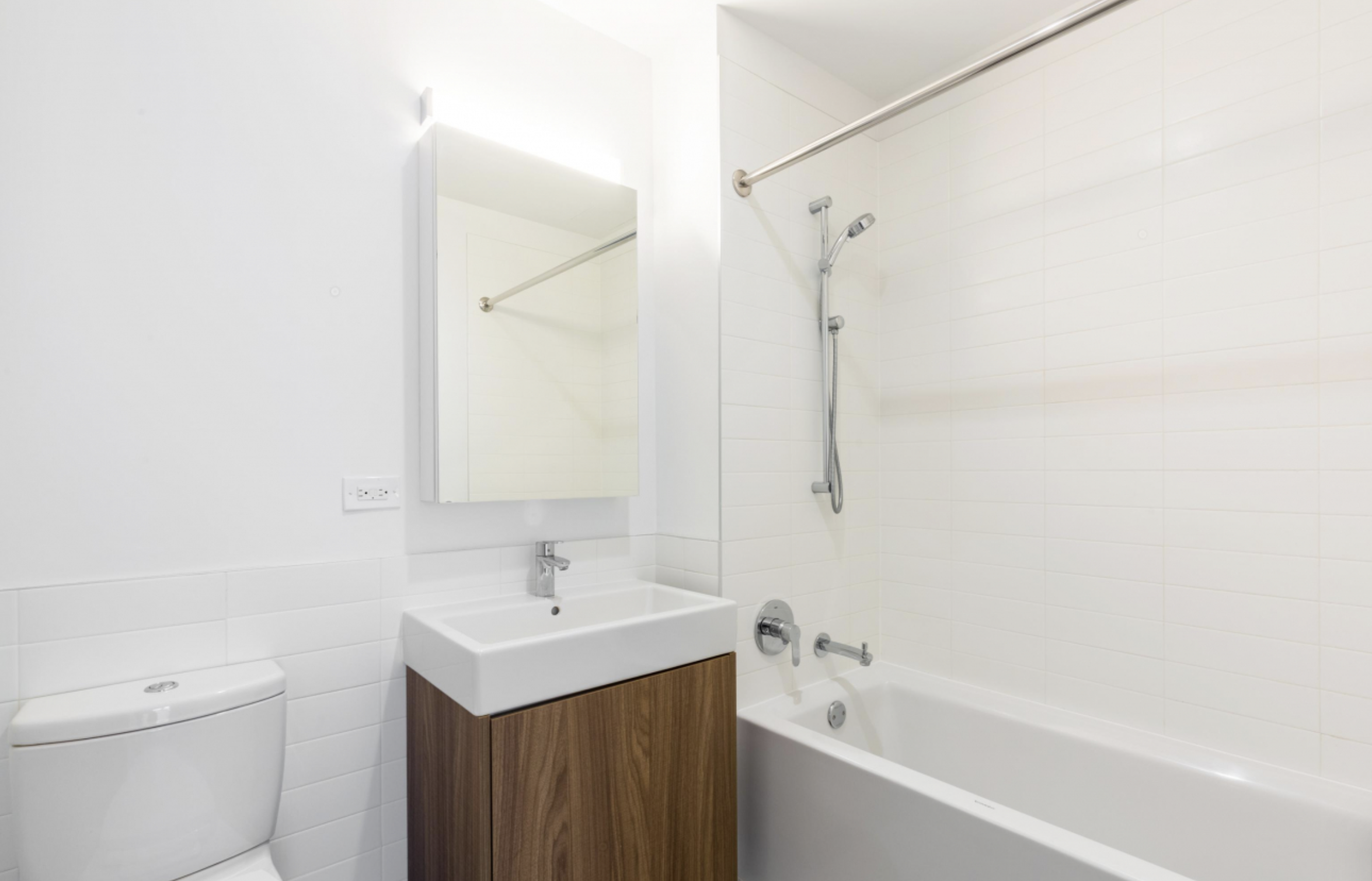 Property Photo:  42nd Road And Queens Plaza South 21-D NY 11101 