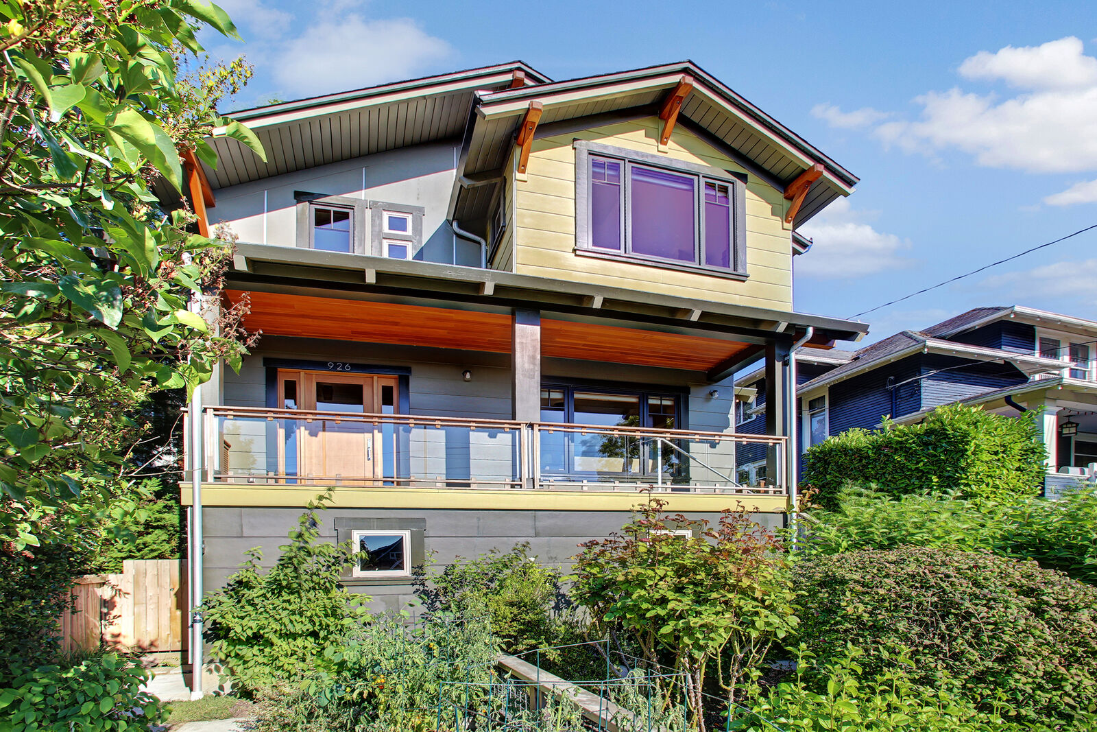 Property Photo:  926 30th Ave  WA 98122 