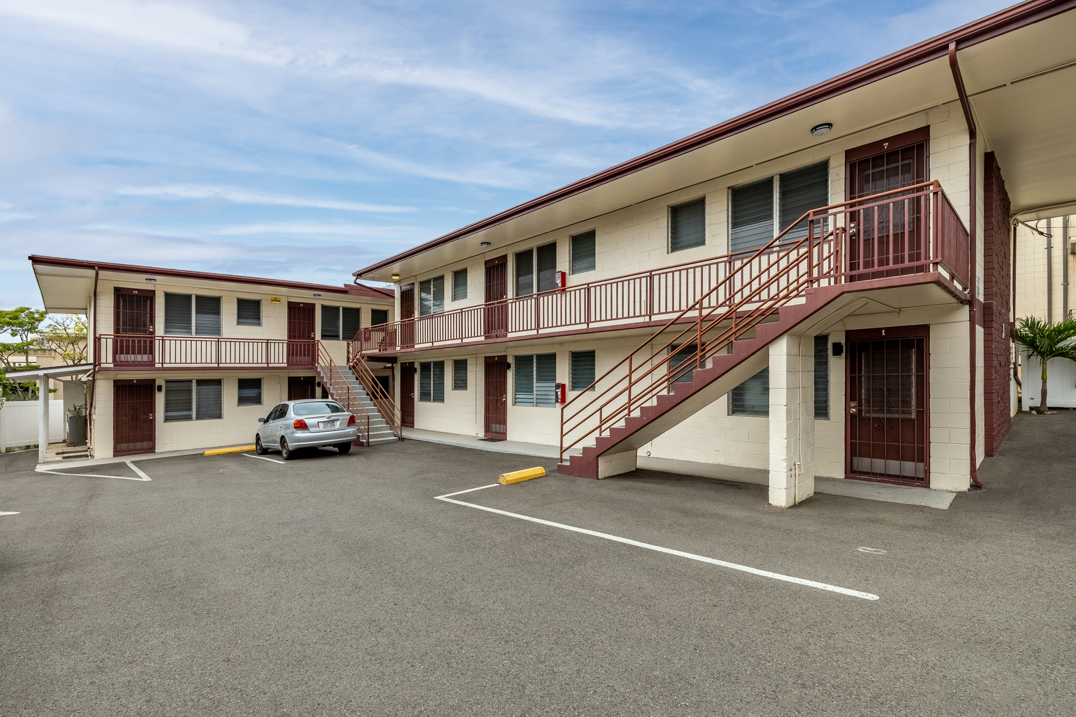 Property Photo:  1408 Lusitana Street  HI 96813 