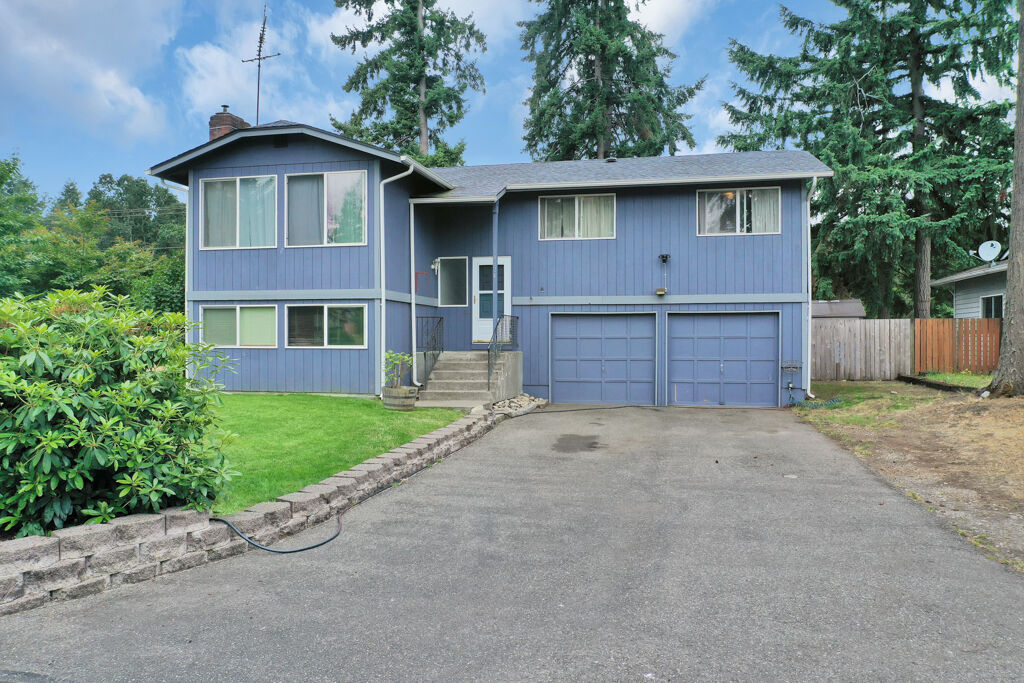 Property Photo:  18624 8th Av Ct E  WA 98387 