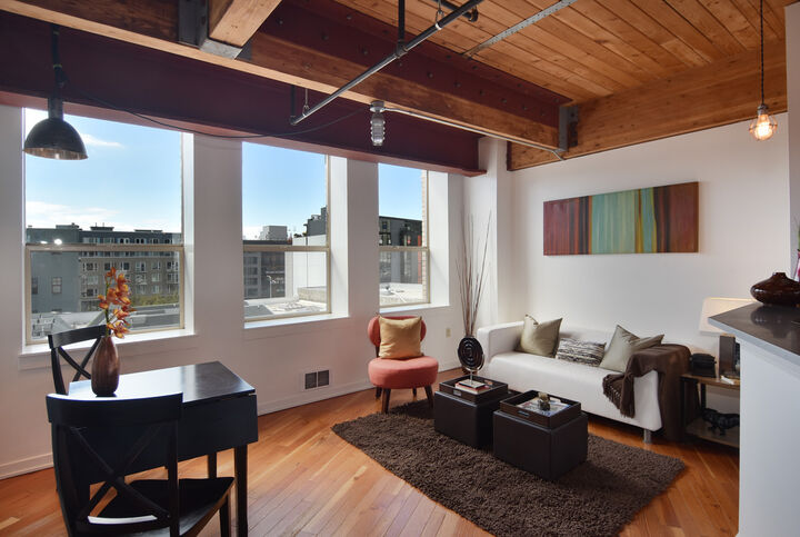 Property Photo: Great room & kitchen 1408 12th Ave 302 WA 98122