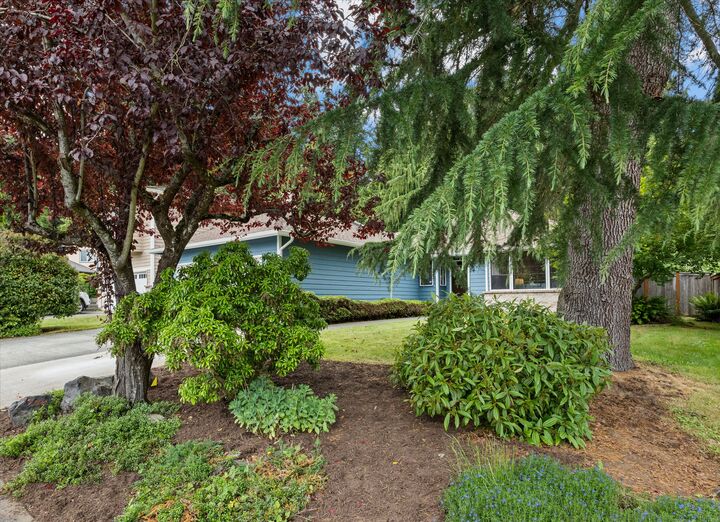 Property Photo: 15419 52nd Place W WA 98026