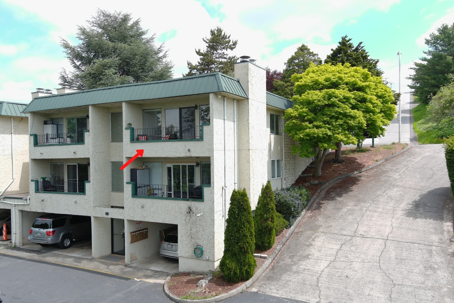 Property Photo:  629 Cedar Ave S A202  WA 98057 