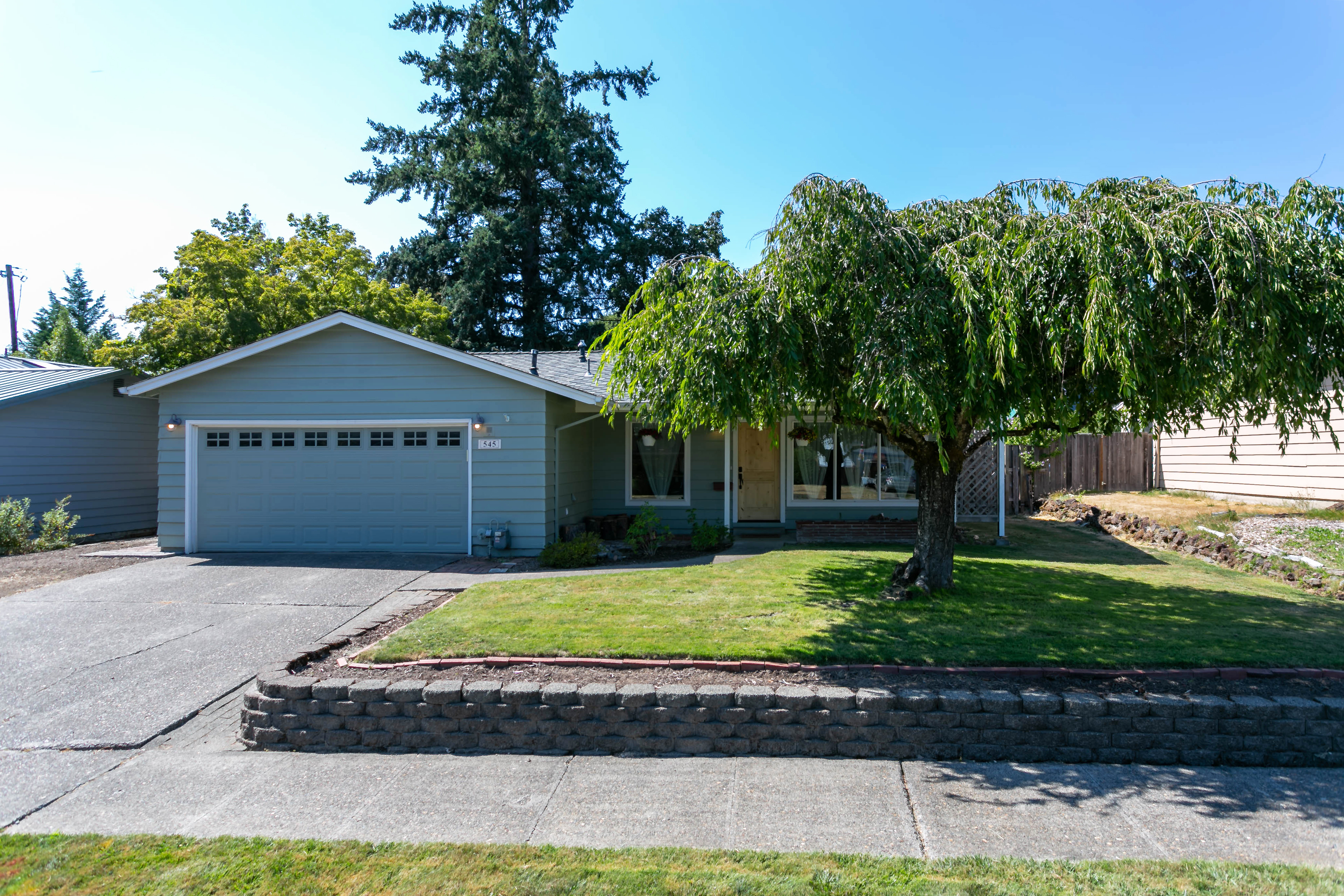Property Photo:  545 SW 139th Ave  OR 97006 