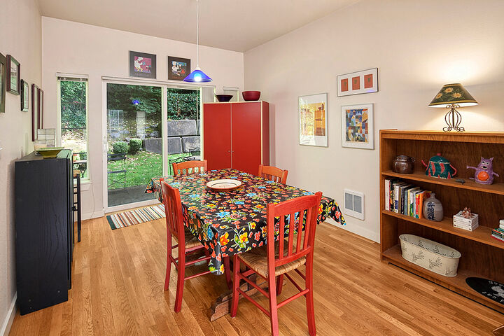Property Photo: Dining room 9700 Ravenna Ave NE 12  WA 98115 