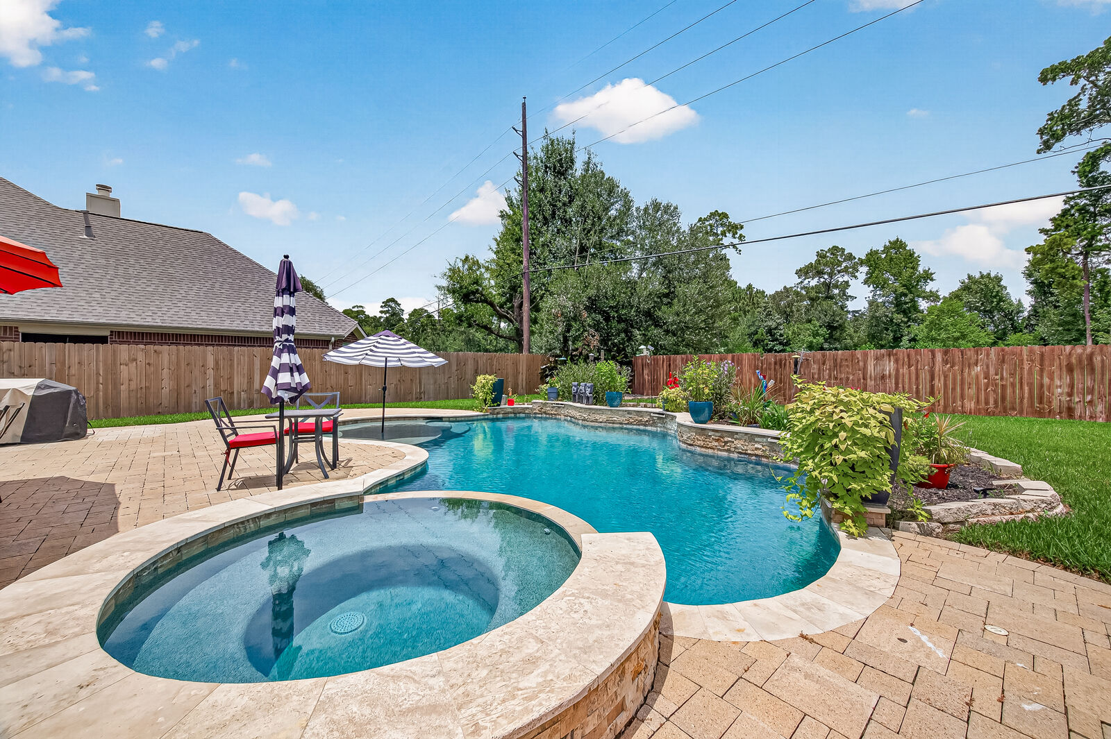 Property Photo:  12923 Cambridge Eagle Drive  TX 77044 