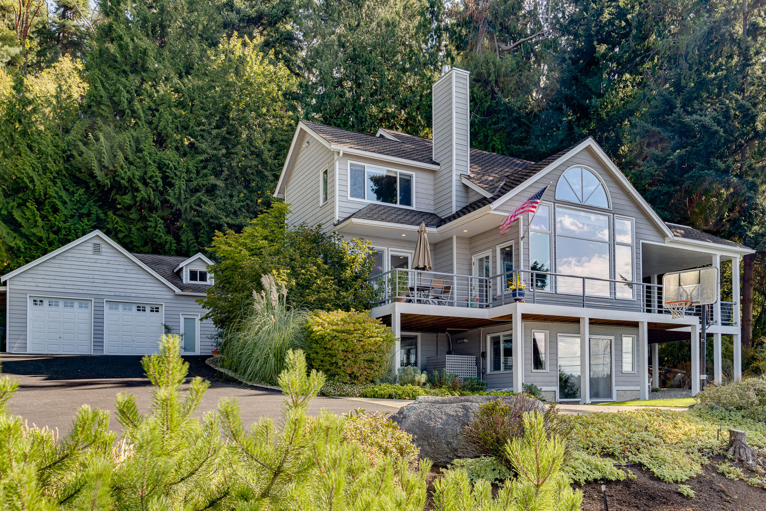 Property Photo: Crystal Springs Drive 3180 Crystal Springs Dr NE  WA 98110 