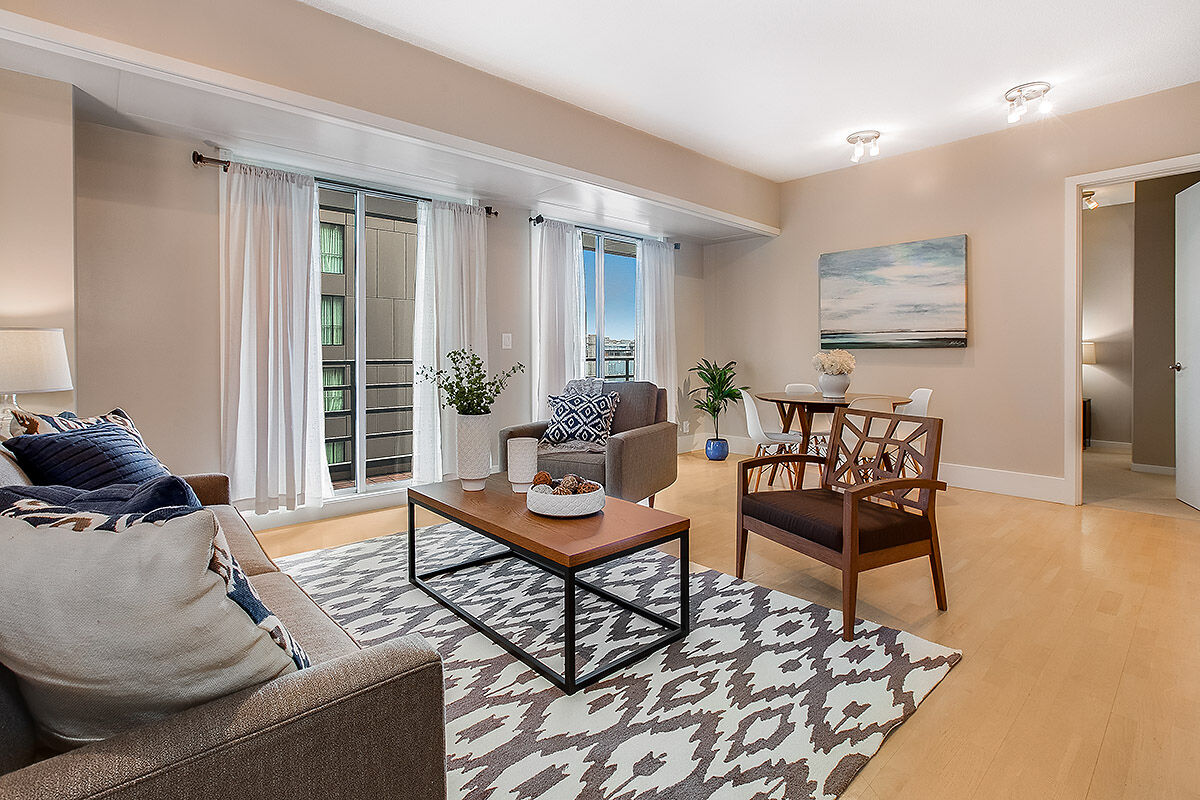 Property Photo:  98 Union St 908  WA 98101 